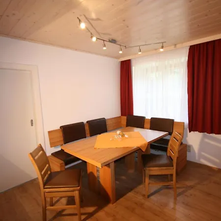 Апарт-отель Familienappartements Eder - Free Entry To Tauern Included 2*