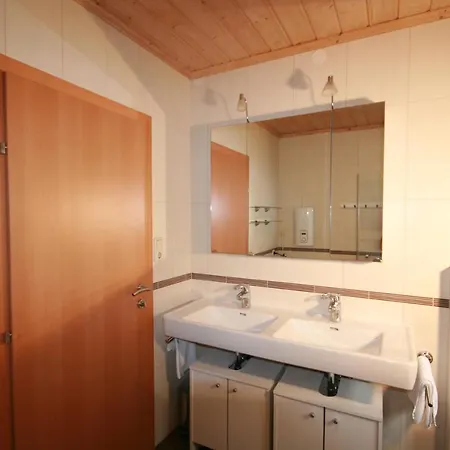 Familienappartements Eder - Free Entry To Tauern Included カプルーン