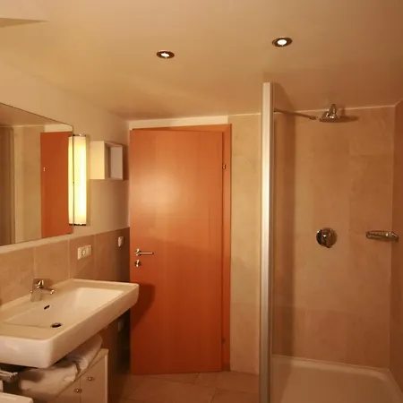 Ξενοδοχείο με διαμερίσματα Familienappartements Eder - Free Entry To Tauern Included