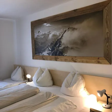 Апарт-отель Familienappartements Eder - Free Entry To Tauern Included 2*