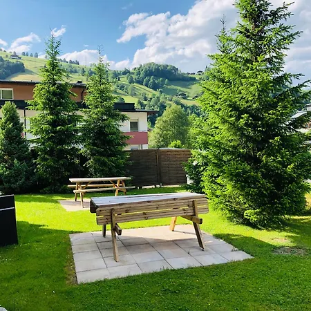 Familienappartements Eder - Free Entry To Tauern Included 2* Капрун