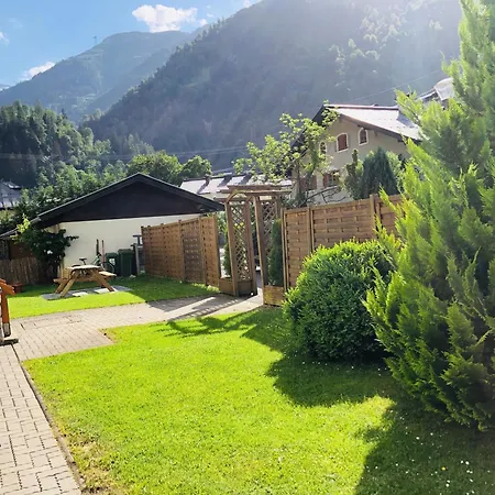 Апарт-отель Familienappartements Eder - Free Entry To Tauern Included 2*