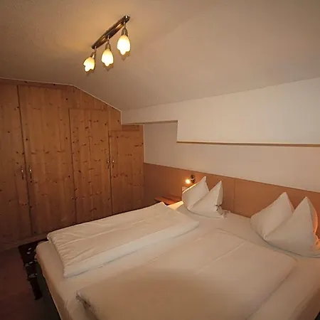 Familienappartements Eder - Free Entry To Tauern Included מלון דירות קפרון